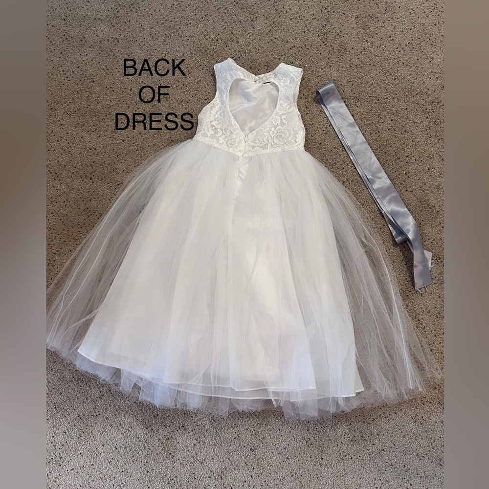 White Lace & Tulle Girl's Dress - Flower Girl, Communion, etc. size 4. EUC